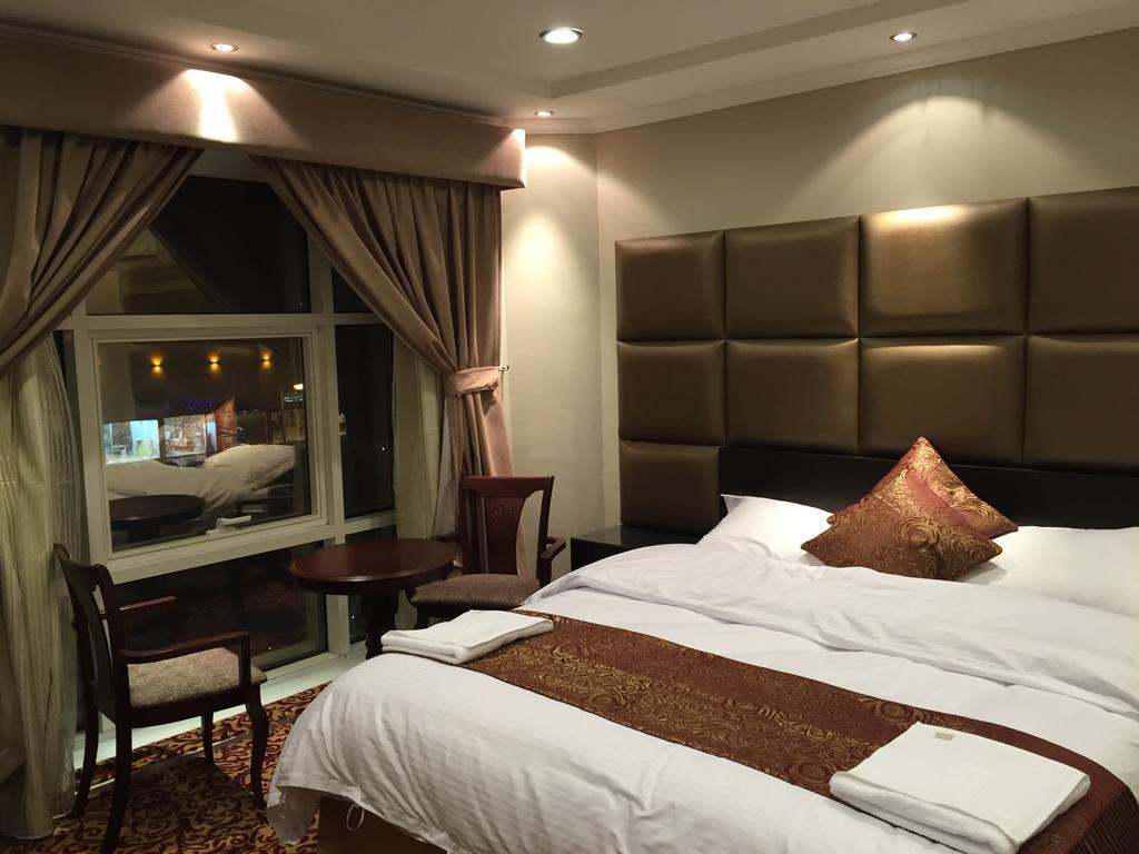 Ashbonh Hotel Suites Riyadh Room photo